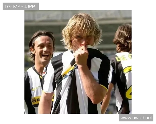 足球明星如何通过比赛和挑战展现自己的卓越能力与职业精神